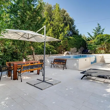 Spacious With Private Heated Pool, Diklo Apartament Zadar