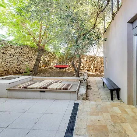 Spacious With Private Heated Pool, Diklo شقة *