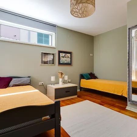 شقة Spacious With Private Heated Pool, Diklo *