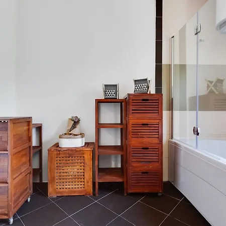 Spacious With Private Heated Pool, Diklo Apartament *