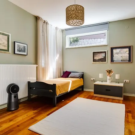 Spacious With Private Heated Pool, Diklo * زادار