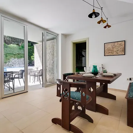 شقة Spacious With Private Heated Pool, Diklo