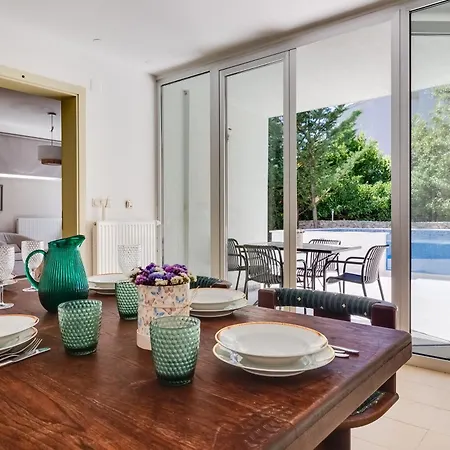 Spacious With Private Heated Pool, Diklo * زادار