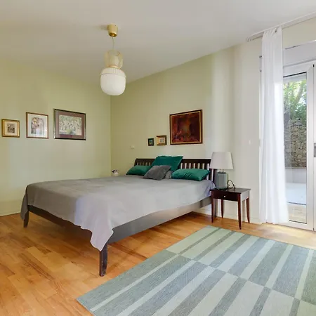 Spacious With Private Heated Pool, Diklo Apartament *